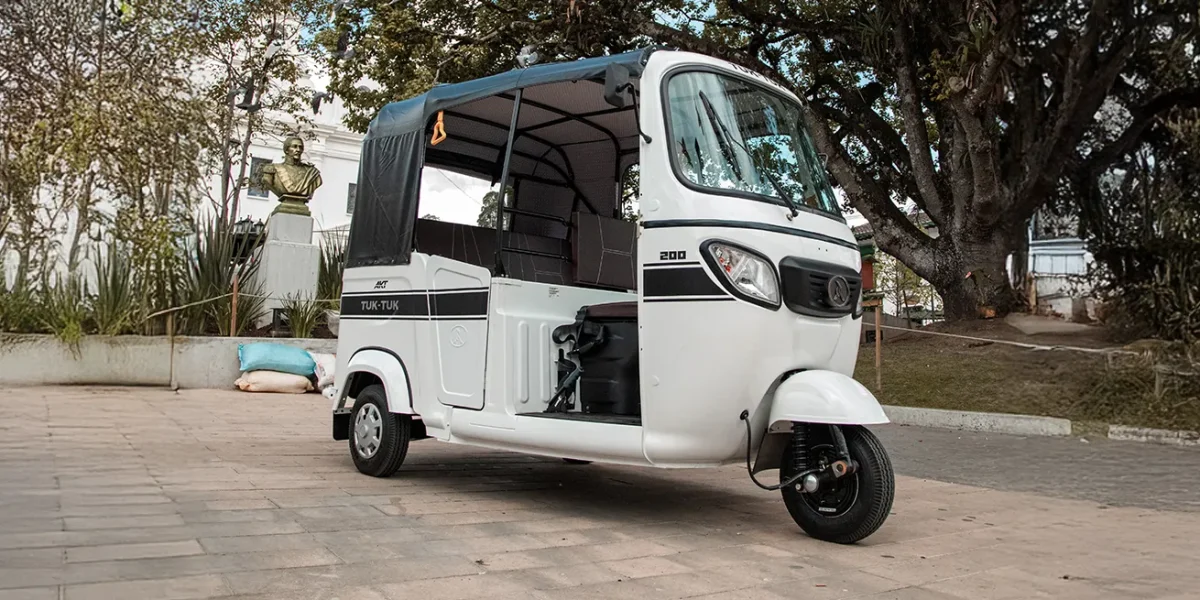 akt-motos-tuktuk-detalles-wide